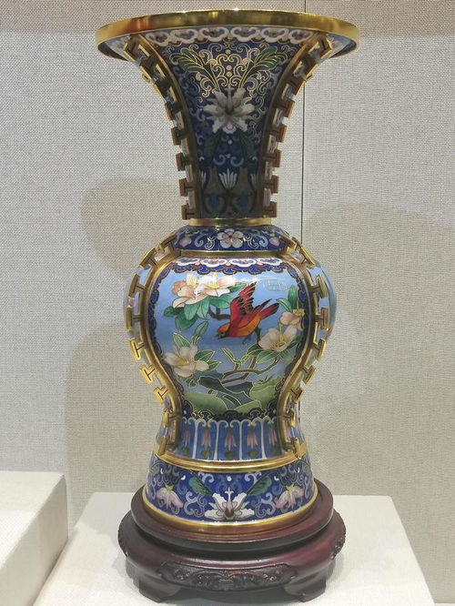 景泰藍(lán) 掐絲琺瑯的流光溢彩——探訪北京琺瑯廠，領(lǐng)略其精美絕倫
